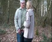 Муж снимает трах своей молодой жены на природе с боссом